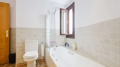 Townhouse on Calle del Priorato, No. > photo 26