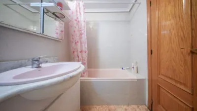 Flat on Enrique Moyano Street, No. > photo 17