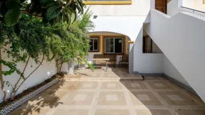 Semi-detached house on Avinguda Descandinàvia, no. > photo 2