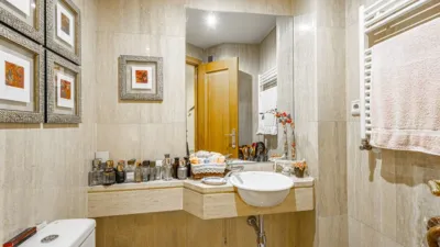 Flat on C. del Eucalipto, nº photo 7