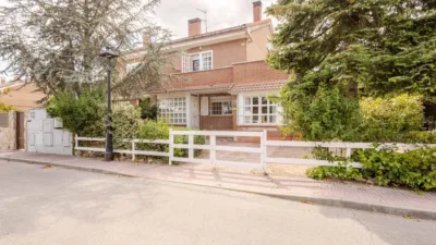Single-family home in Residencia Madrid photo 30