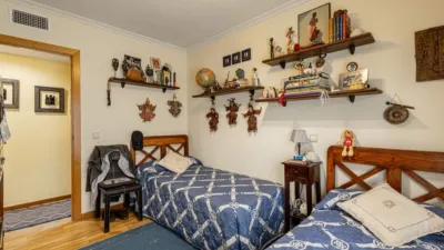 Flat on C. del Eucalipto, nº photo 13