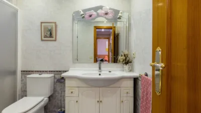 Semi-detached house on Carrer de Sedaví, nº photo 31