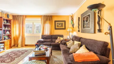 Flat on C. del Eucalipto, nº photo 2