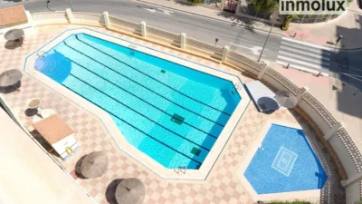 Flat on Calle de Palas Atenea photo 2