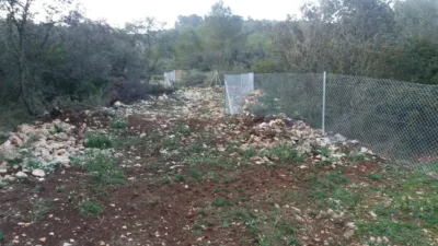 Property on the outskirts photo 36