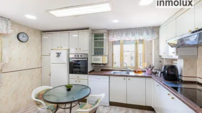 Flat on Calle de Palas Atenea photo 10