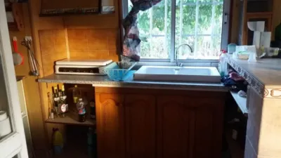 Property on the outskirts photo 7
