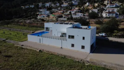 Chalet in La Plana photo 3