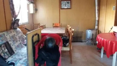 Property on the outskirts photo 8