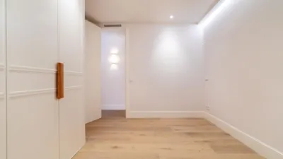 Apartment on Calle de María de Molina, nº > photo 11