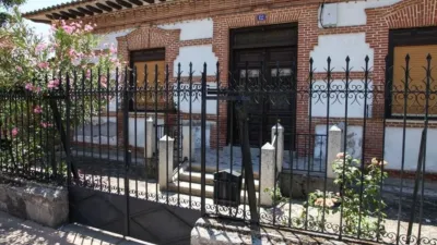 Detached house on Plaza del General Vives, No. > photo 17
