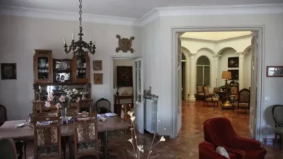 Detached house on Plaza del General Vives, No. > photo 2