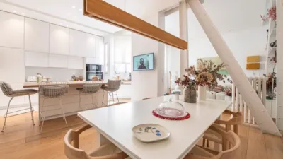 Apartment on Calle de Sagasta, No. > photo 9