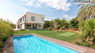 Villa for sale on Carrer Reus photo 2