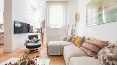 Apartment on Calle de Sagasta, No. > photo 14
