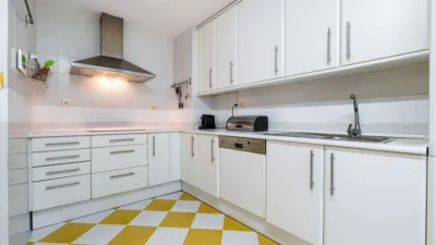 Townhouse on Calle de la Bahía de Santander, nº > photo 9