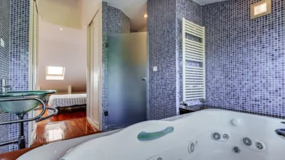 Townhouse on Calle de la Bahía de Santander, nº > photo 19