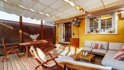 Townhouse on Calle de la Bahía de Santander, nº > photo 3