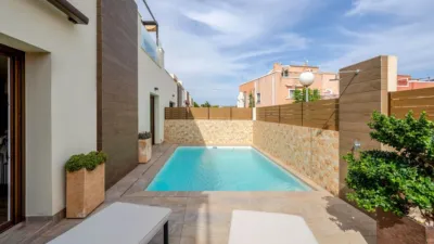 Single-family home on Calle La Herrada, No. photo 2