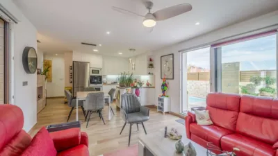 Single-family home on Calle La Herrada, No. photo 4