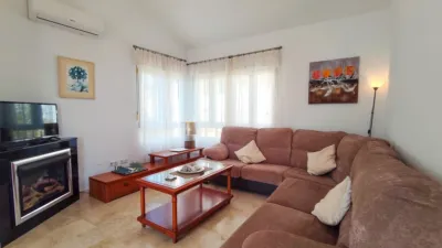 Chalet in Villamartín photo 4