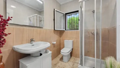 House in La Plana photo 18