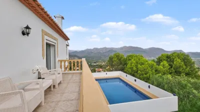 House in La Plana photo 9