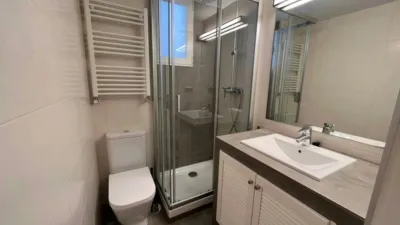 Piso en alquiler en Jerónimos - Imagen 4