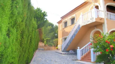 Chalet in Urbanizations photo 2