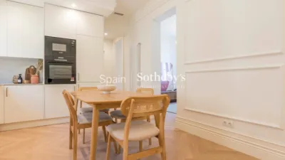 Apartment on Calle de Alcántara photo 10