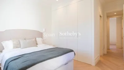 Apartment on Calle de Alcántara photo 24