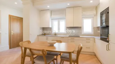 Apartment on Calle de Alcántara photo 5