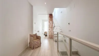 House in Centre photo 2