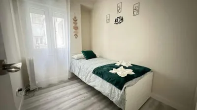 Piso en alquiler en Adelfas - Imagen 9