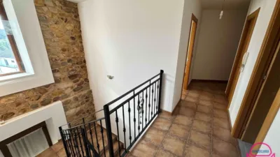 Casa adosada en venta en Cuadros, Cuadros de 300.000 €