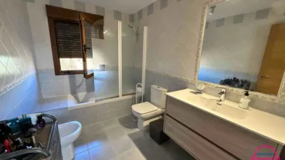 Casa adosada en venta en Cuadros, Cuadros de 300.000 €