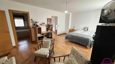 Casa adosada en venta en Cuadros, Cuadros de 300.000 €