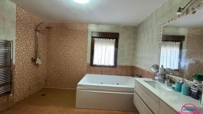 Casa adosada en venta en Cuadros, Cuadros de 300.000 €