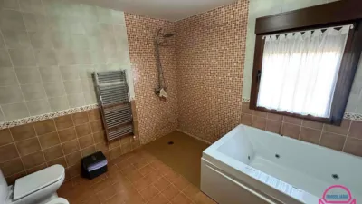 Casa adosada en venta en Cuadros, Cuadros de 300.000 €