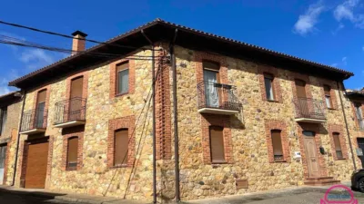 Casa adosada en venta en Cuadros, Cuadros de 300.000 €