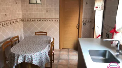 Casa adosada en venta en Cuadros, Cuadros de 300.000 €