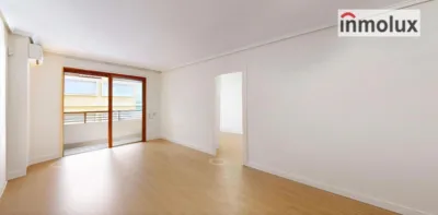 Flat on Calle de Zaragoza photo 3
