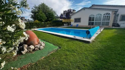Chalet en venta en Viana de Cega, Viana de Cega de 395.000 €