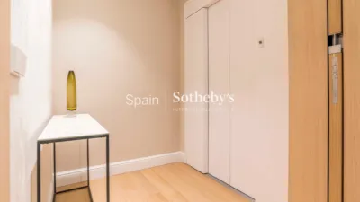Apartment on Calle de José Ortega y Gasset photo 13