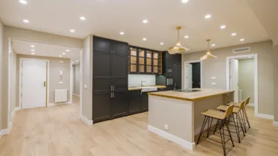 Piso en alquiler en Calle >C. del Dr. Esquerdo, Número > - Imagen 2