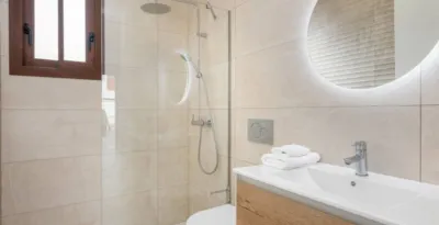 Chalet on Calle Ciudad de Barcelona, No. 1 photo 27