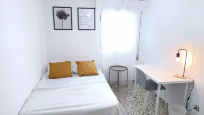 Habitación en alquiler en El Cerro, El Cerro (Distrito Cerro Amate. Sevilla Capital) de 360 €<span>/mes</span>