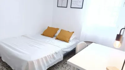 Habitación en alquiler en El Cerro, El Cerro (Distrito Cerro Amate. Sevilla Capital) de 360 €<span>/mes</span>