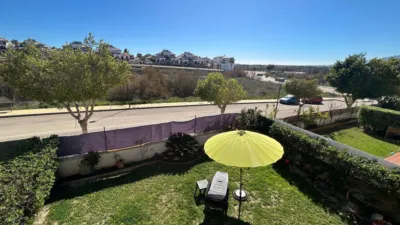 Duplex at Esparto Street, 1 photo 3